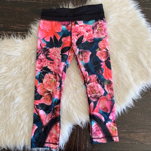 lululemon athletica Pants - Lululemon secret garden crop floral rose leggings